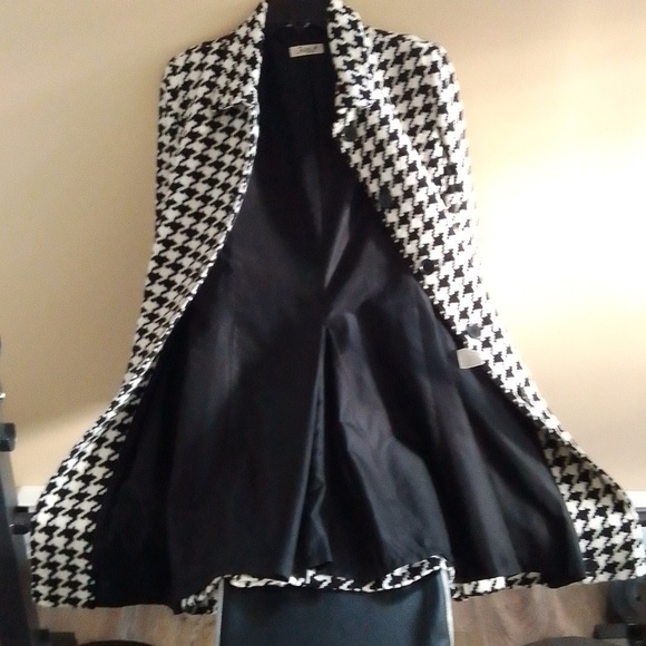 Houndstooth Coat - Picture 7 of 9